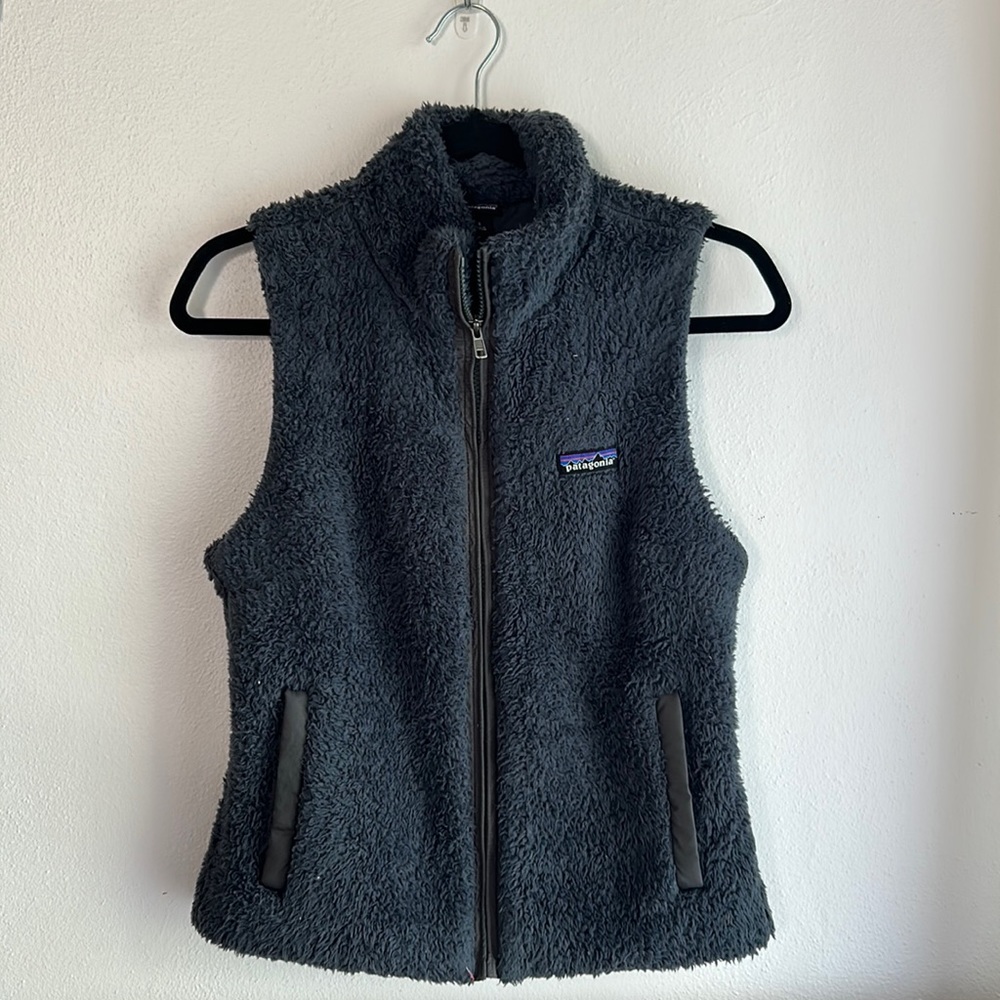 Patagonia Los Gatos fleece vest in dark gray